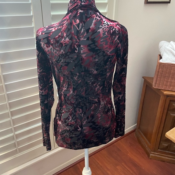 Karen Kane red black velvet burn out blouse size small faux wrap spandex sheer - Picture 5 of 16